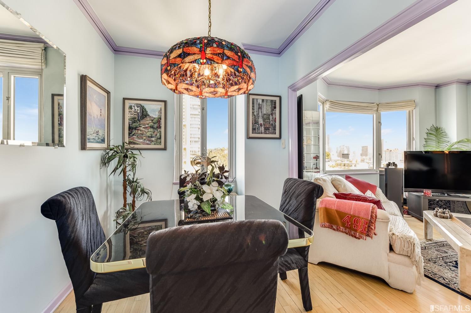 1101 Green Street Unit: 702