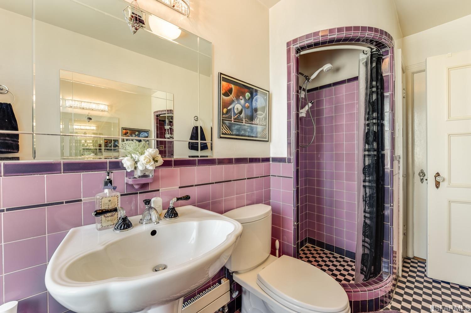 1101 Green Street Unit: 702