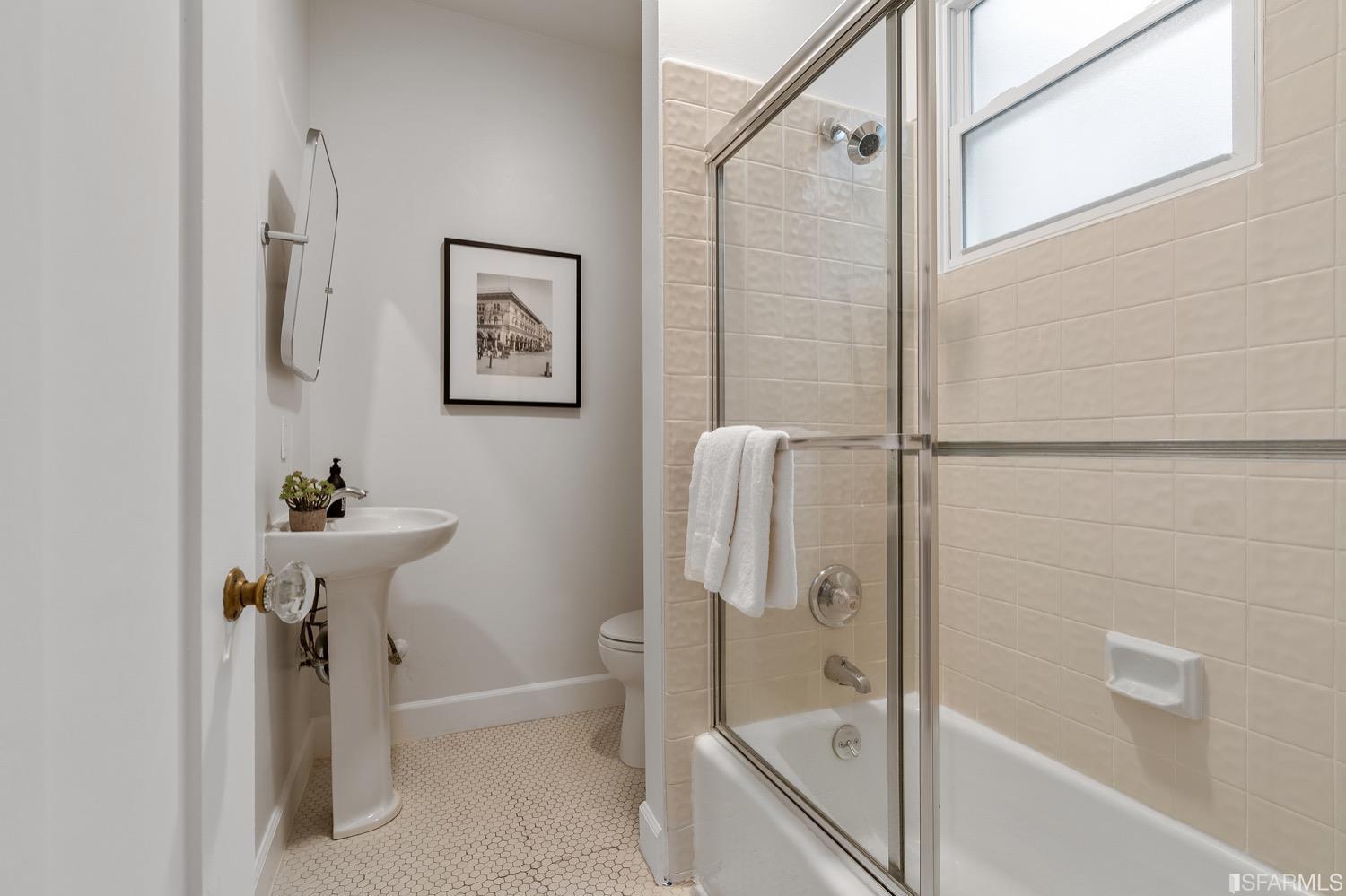 1855 Sacramento Street Unit: 3