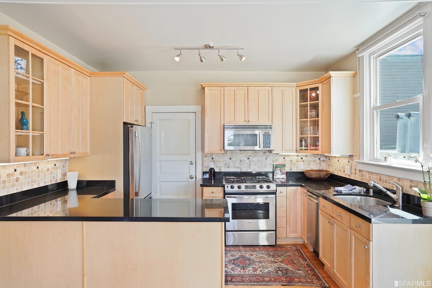 1530 Jones Street Unit: 5