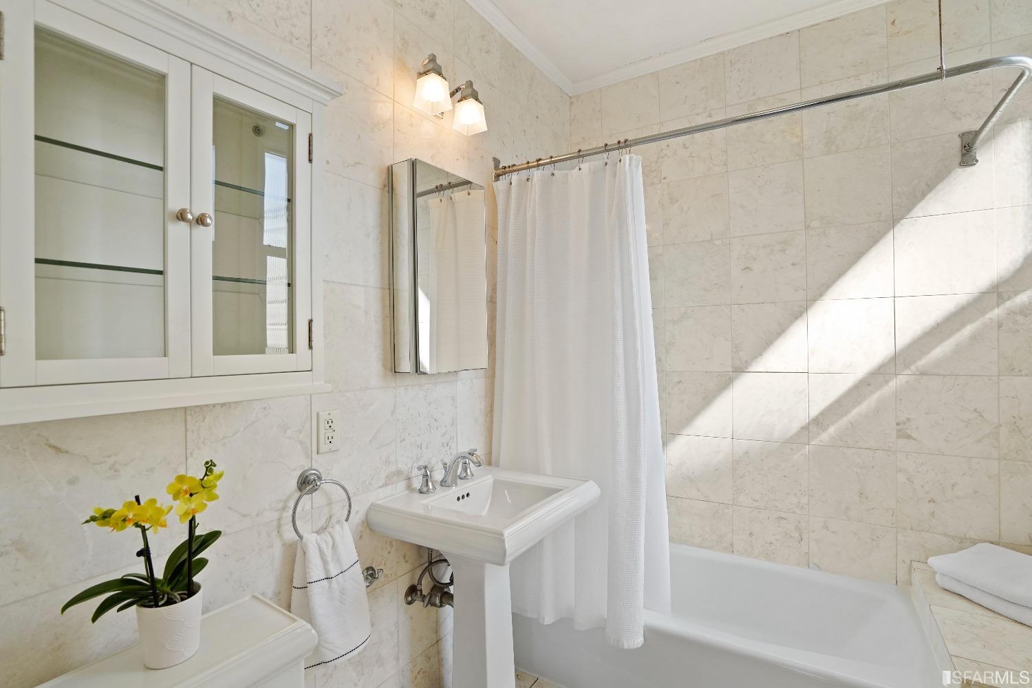 1530 Jones Street Unit: 5