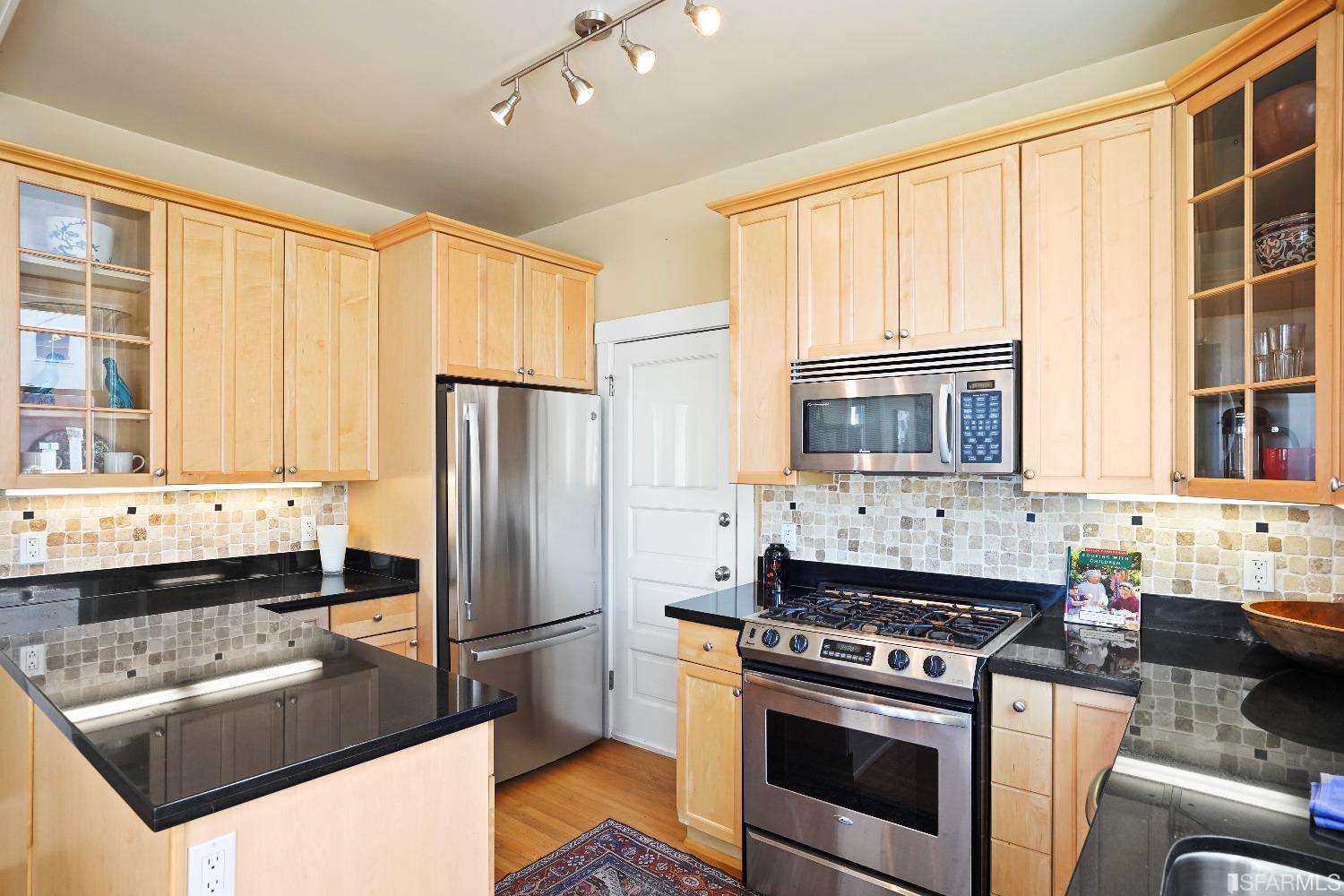 1530 Jones Street Unit: 5