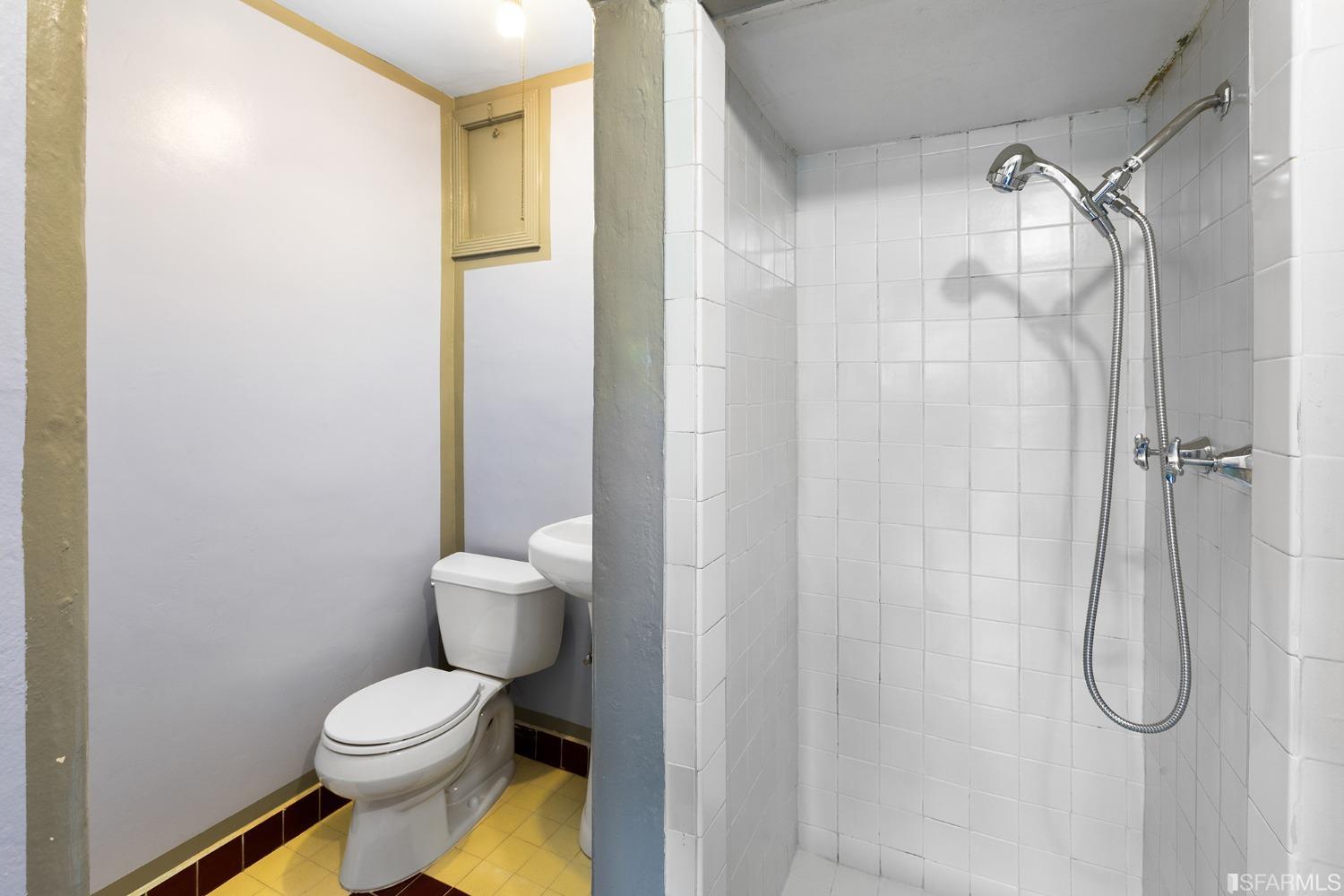 1427 Underwood Avenue