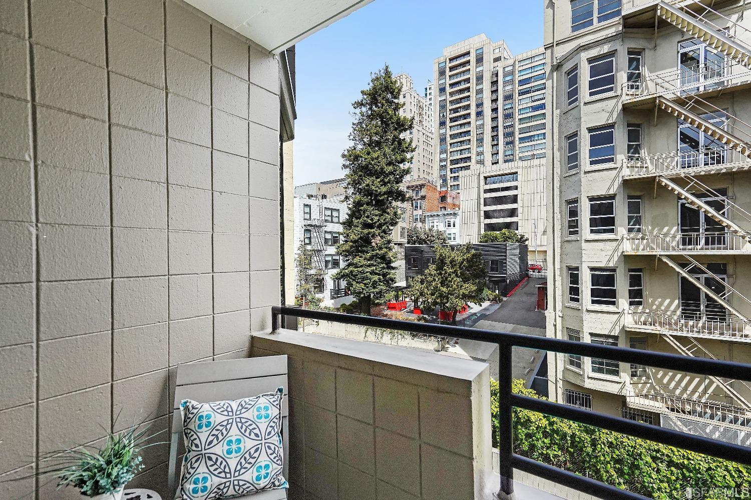 960 Bush Street Unit: 610