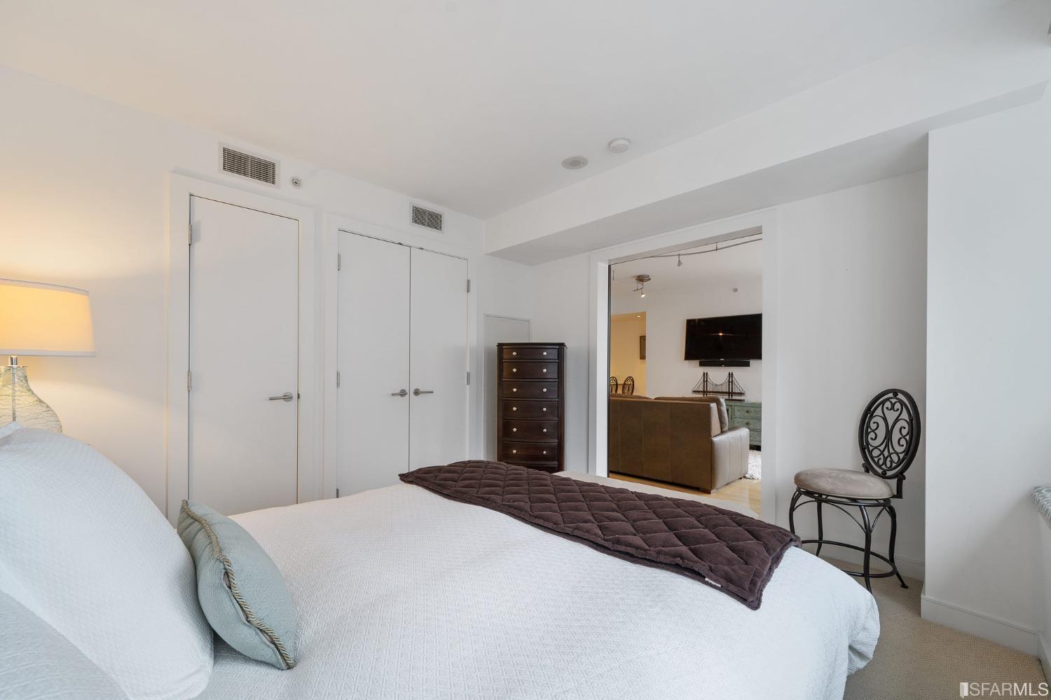 301 Mission Street Unit: 5H