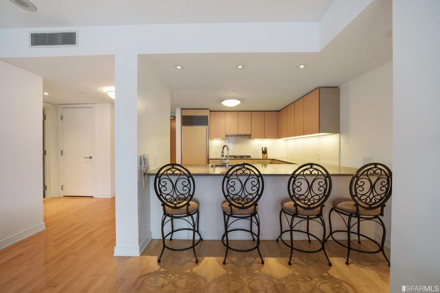 301 Mission Street Unit: 5H