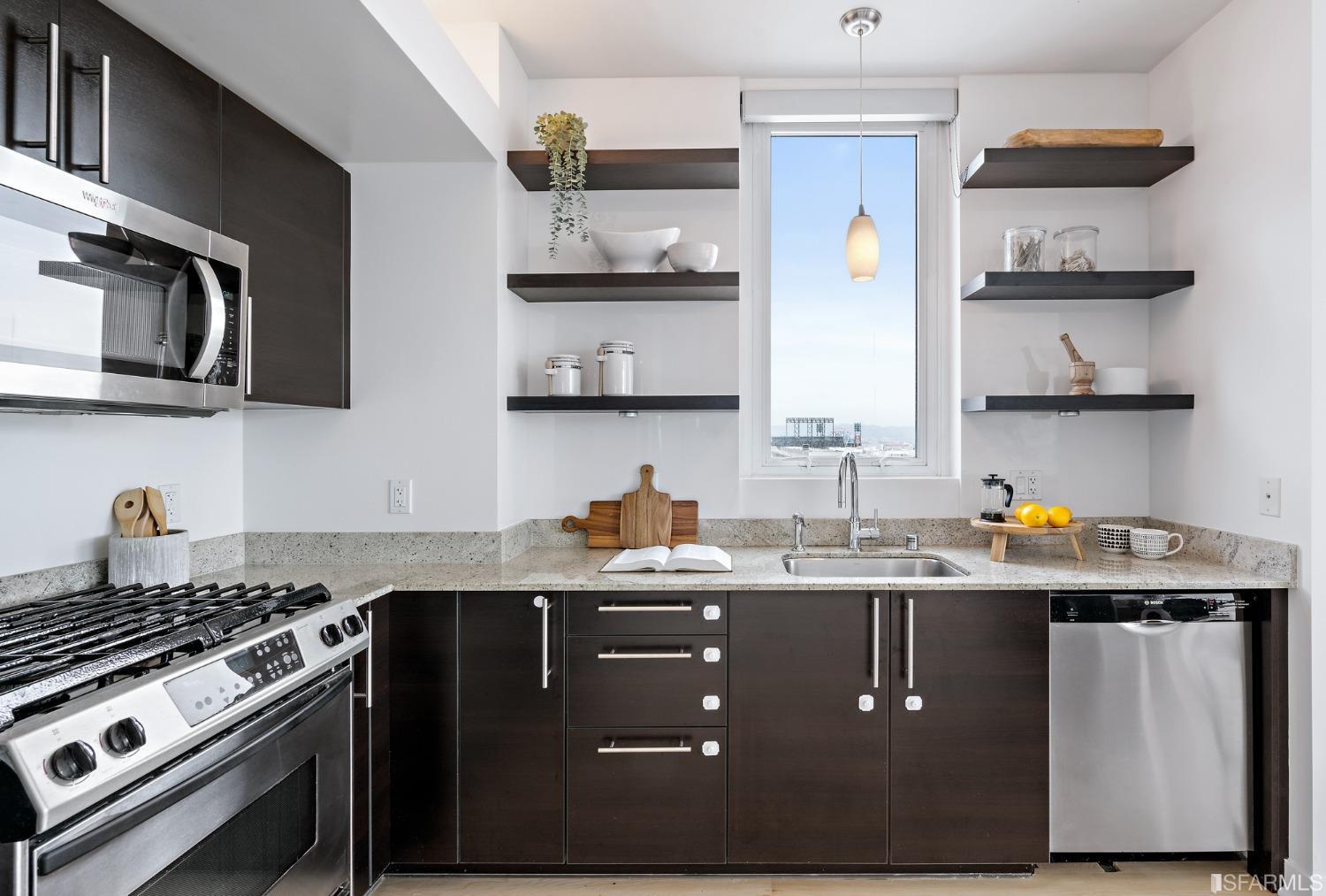 300 Berry Street Unit: 1208