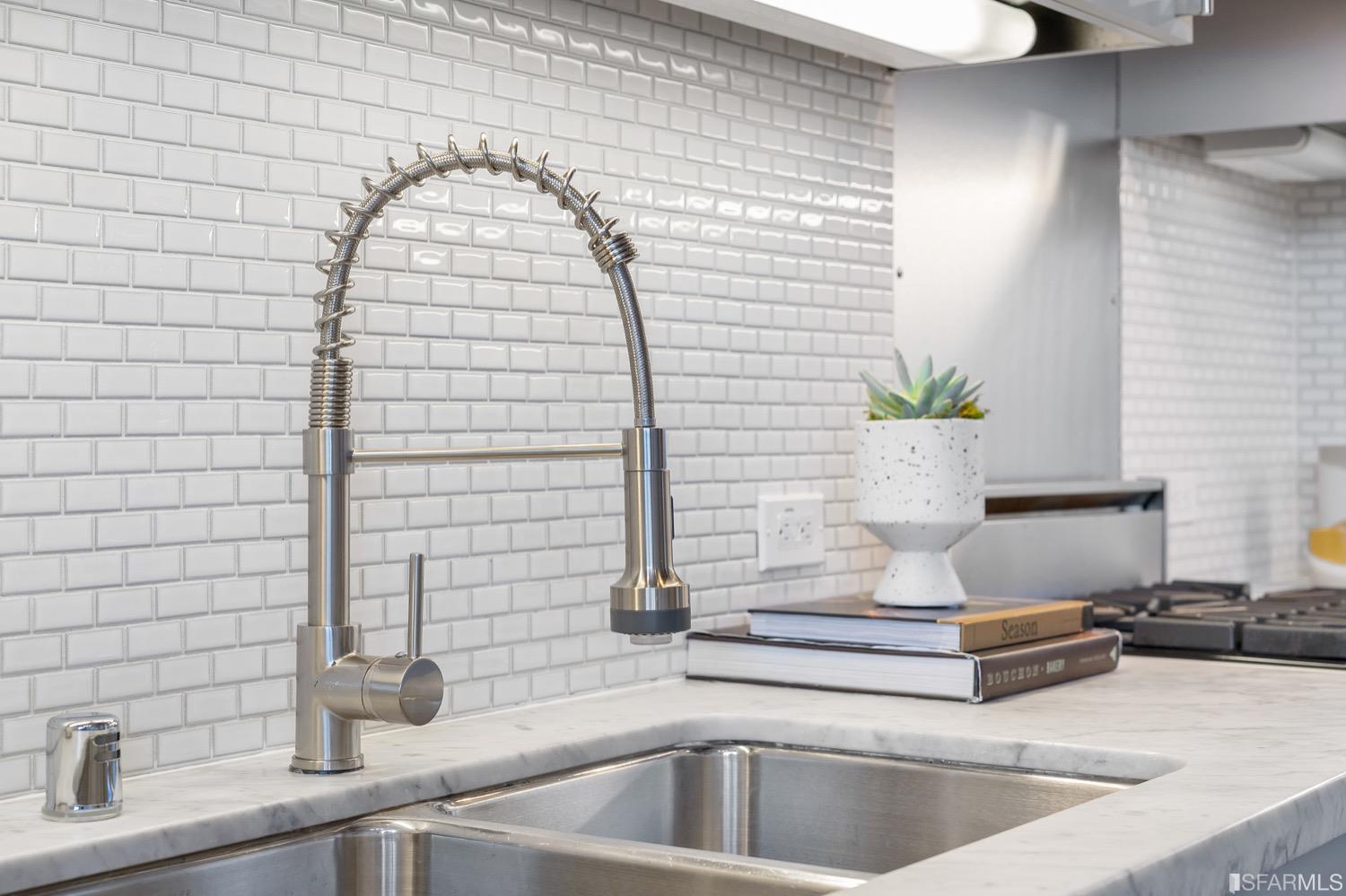 2101 Bryant Street Unit: 205