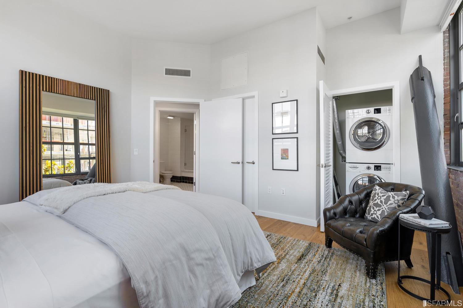 2101 Bryant Street Unit: 205