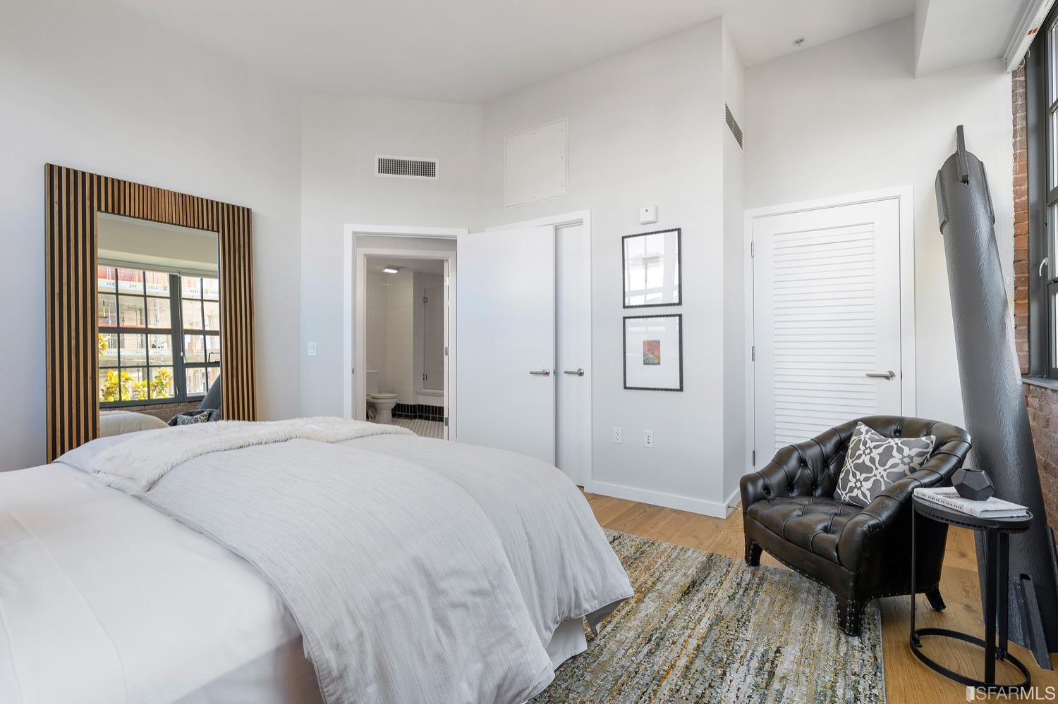 2101 Bryant Street Unit: 205