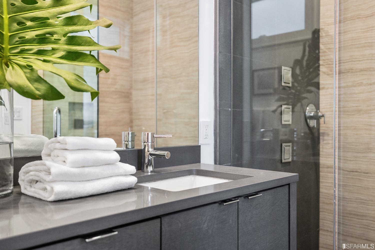 955 South Van Ness Avenue