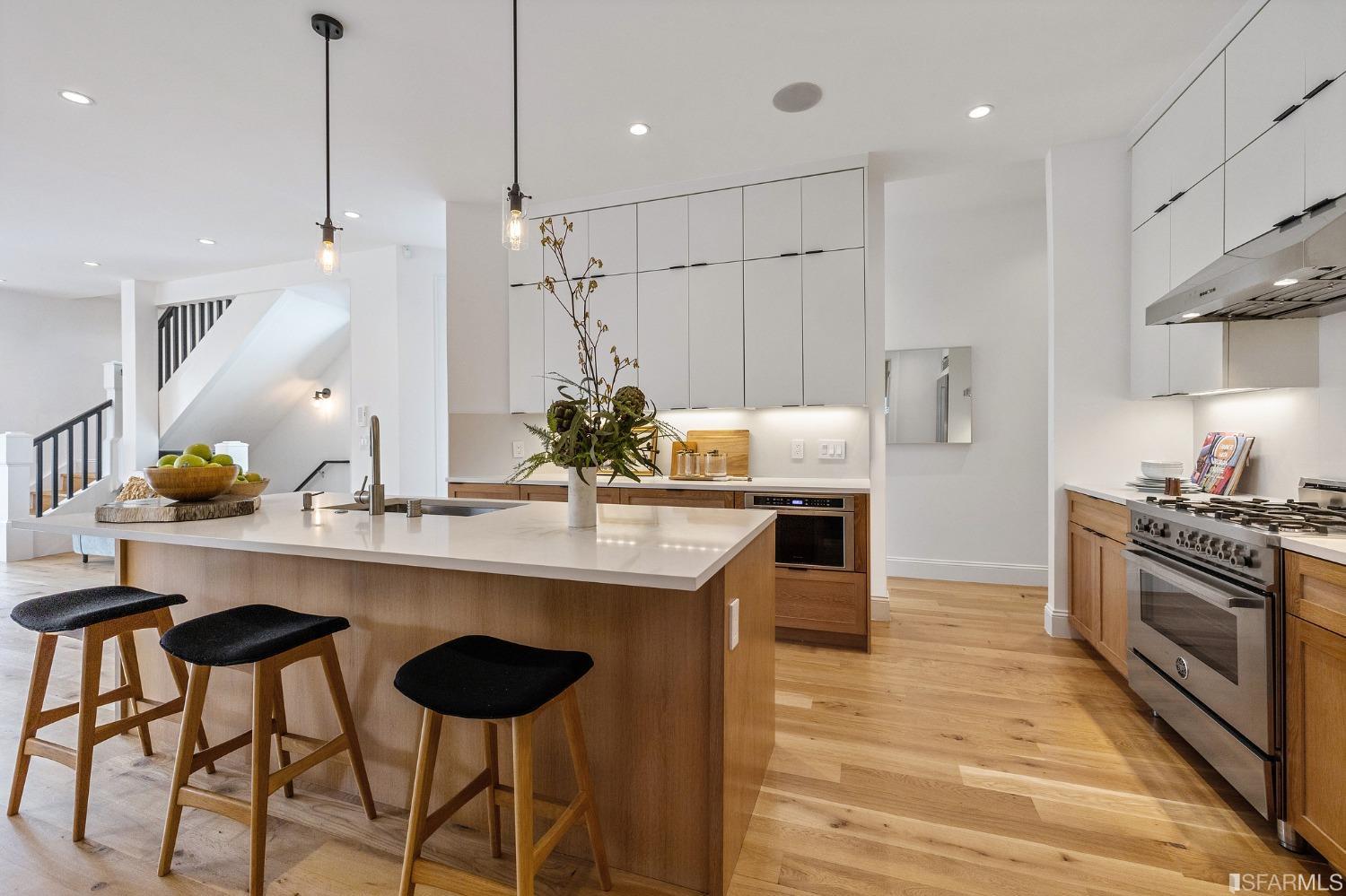 955 South Van Ness Avenue