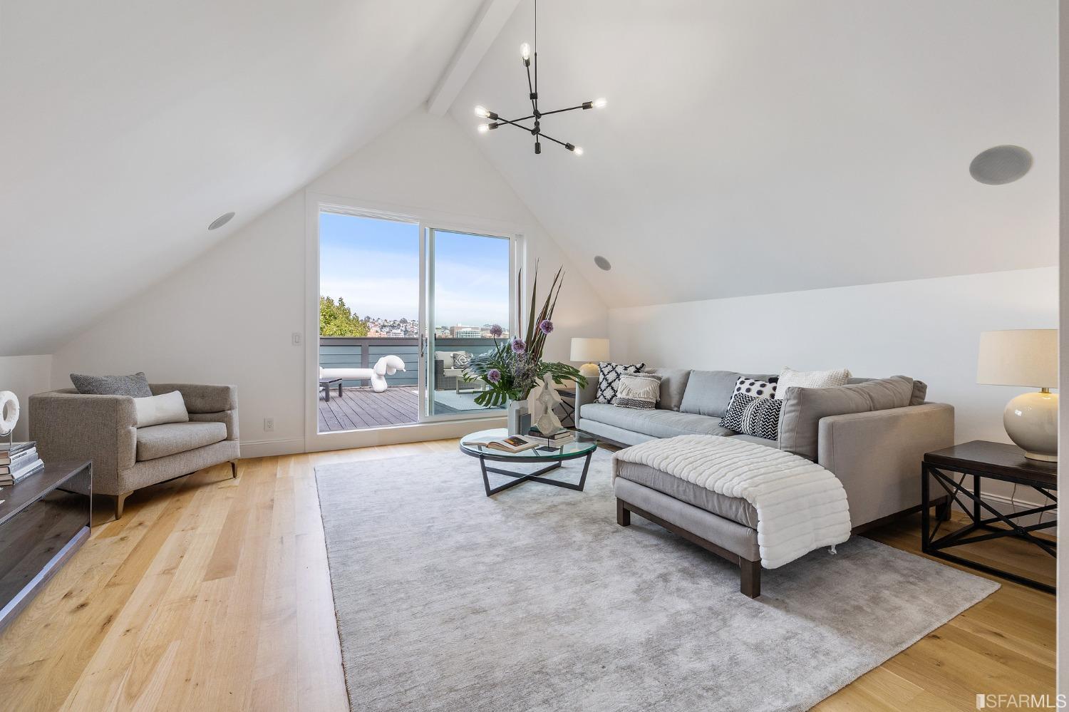 955 South Van Ness Avenue