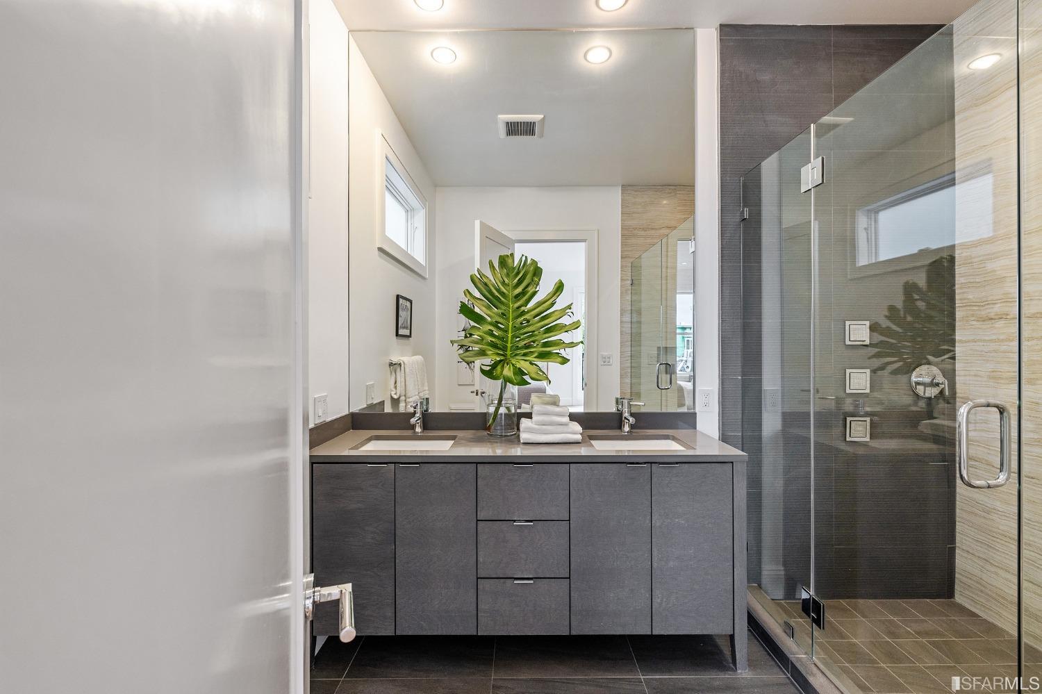 955 South Van Ness Avenue