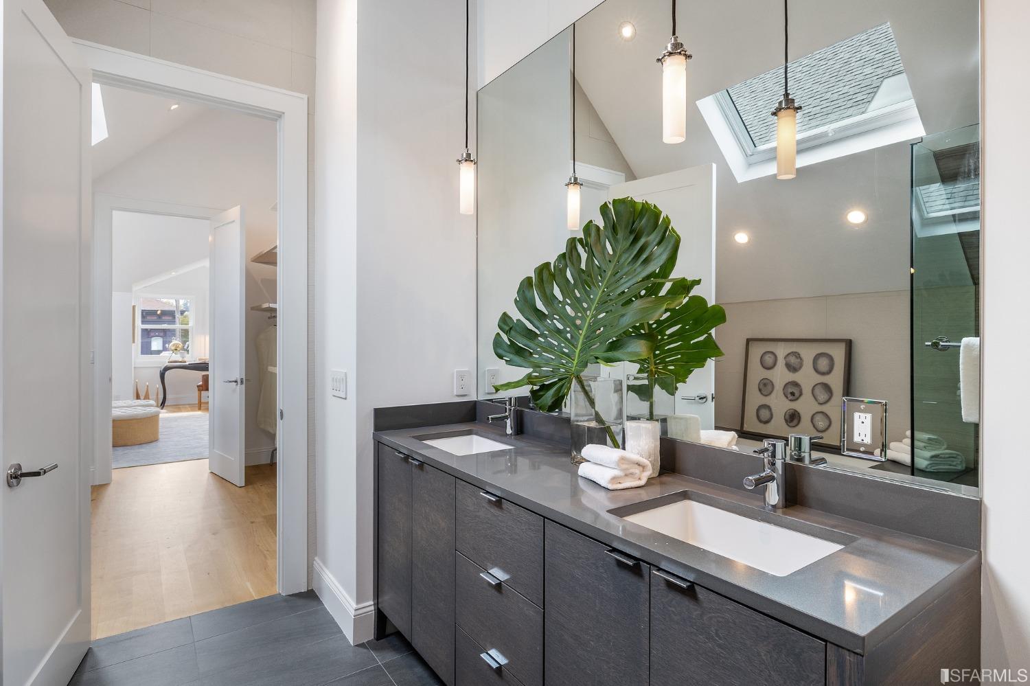 955 South Van Ness Avenue