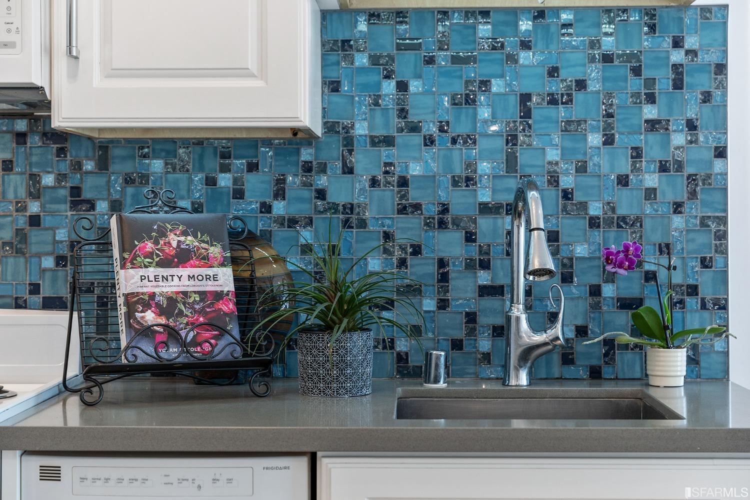 930 Elizabeth Street Unit: 1
