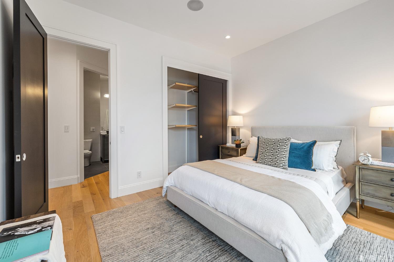 957 South Van Ness Avenue