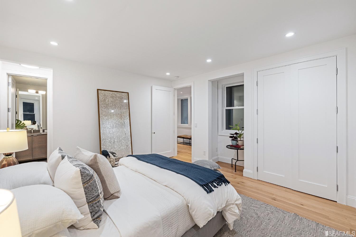 957 South Van Ness Avenue