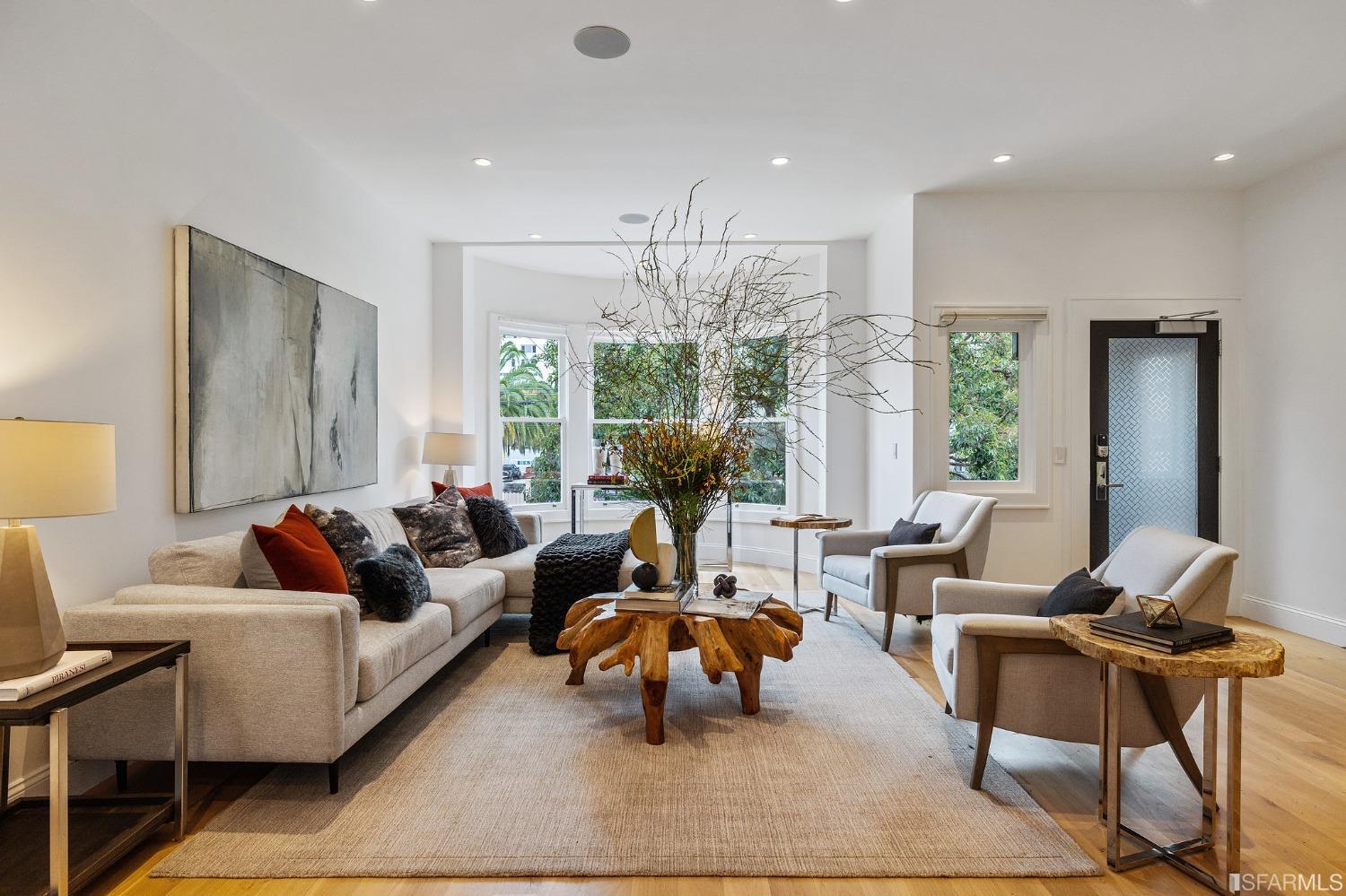 957 South Van Ness Avenue