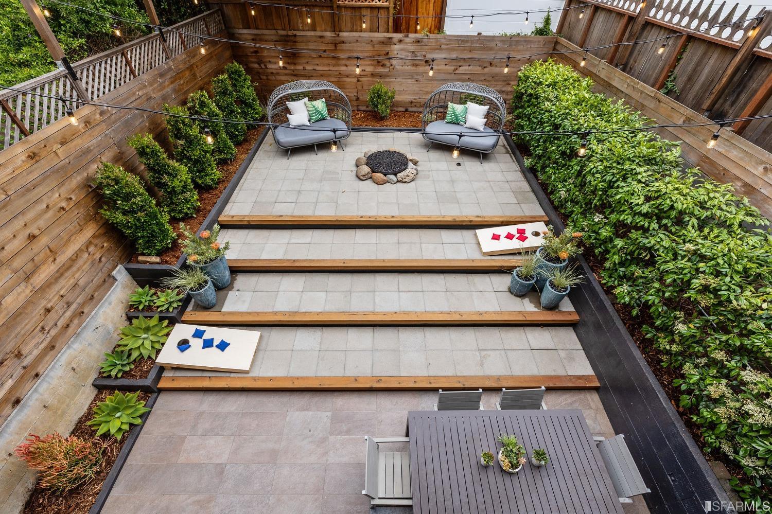 957 South Van Ness Avenue