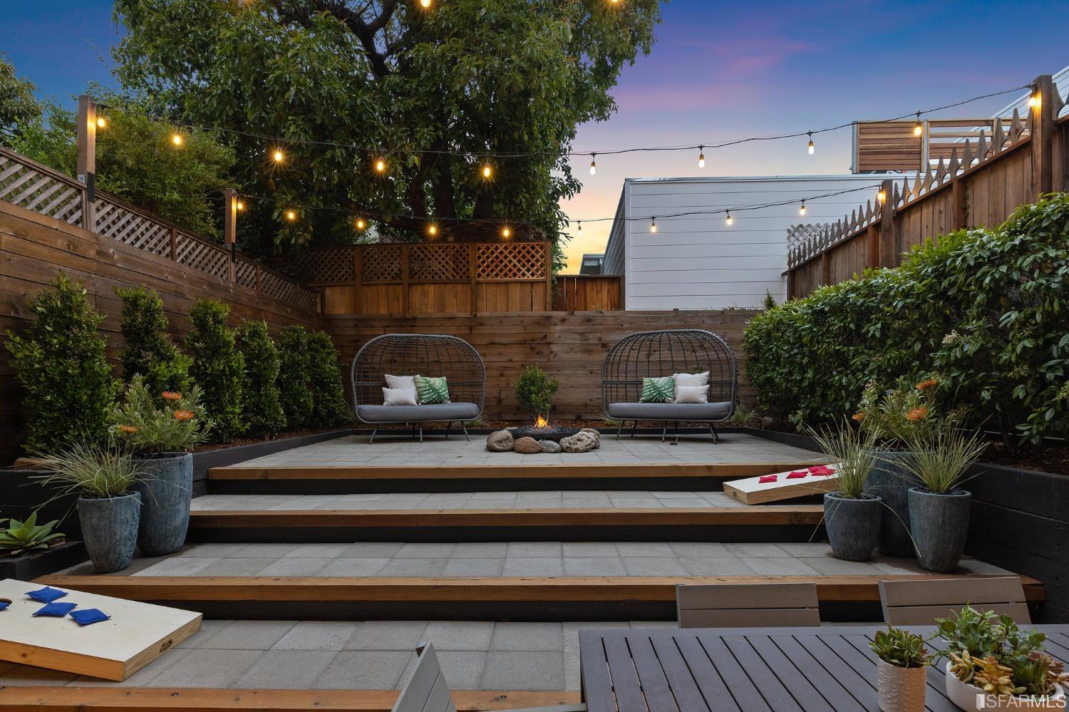 957 South Van Ness Avenue