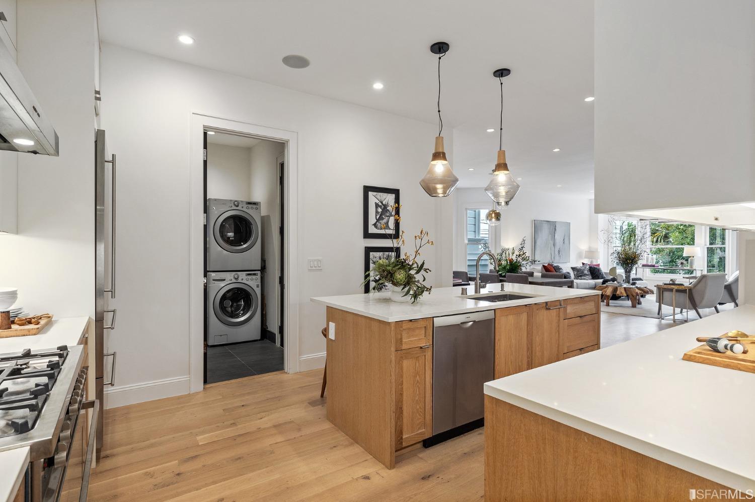 957 South Van Ness Avenue