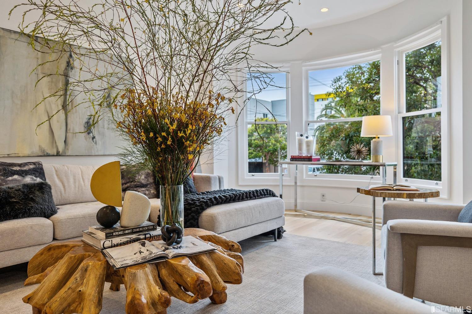 957 South Van Ness Avenue