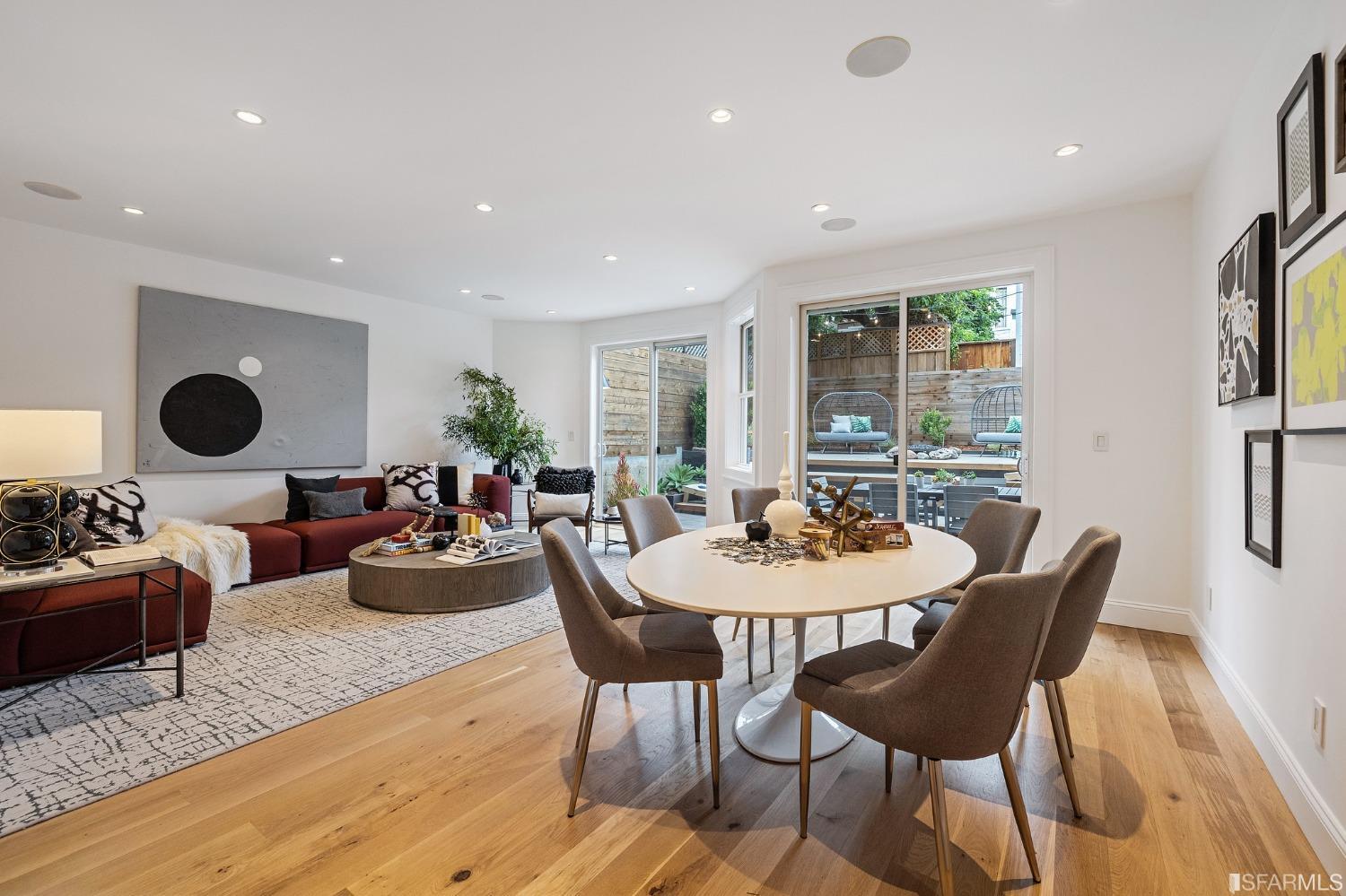 957 South Van Ness Avenue