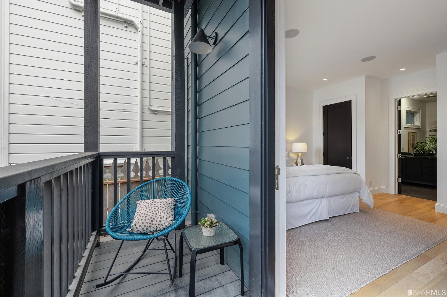 957 South Van Ness Avenue