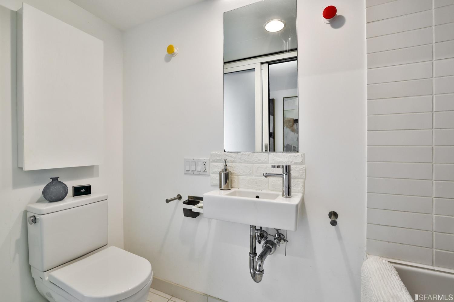 8 Octavia Street Unit: 404