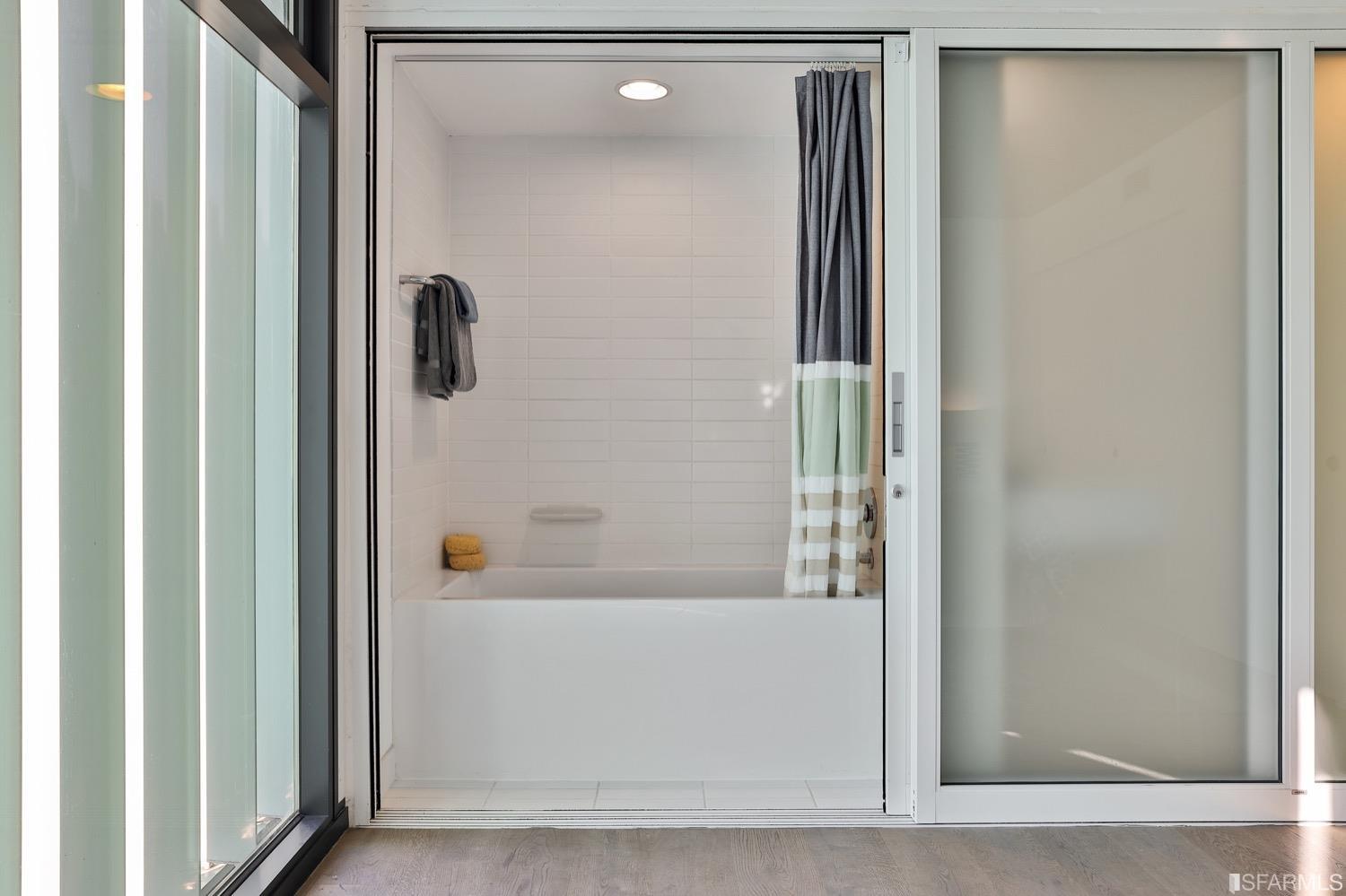 8 Octavia Street Unit: 404