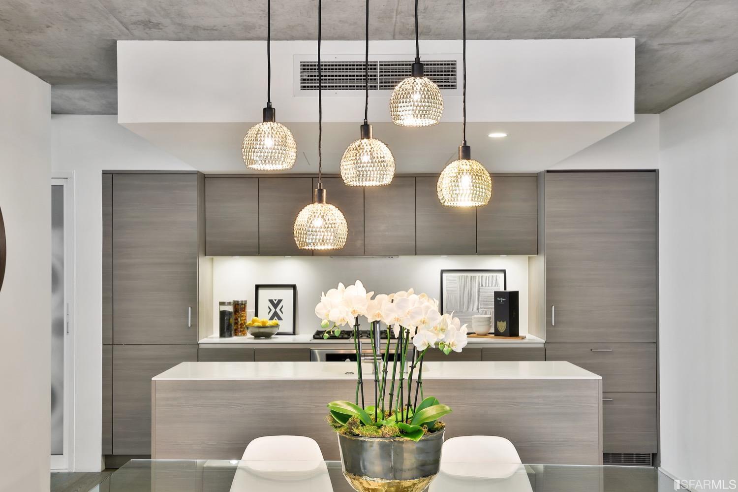 8 Octavia Street Unit: 404