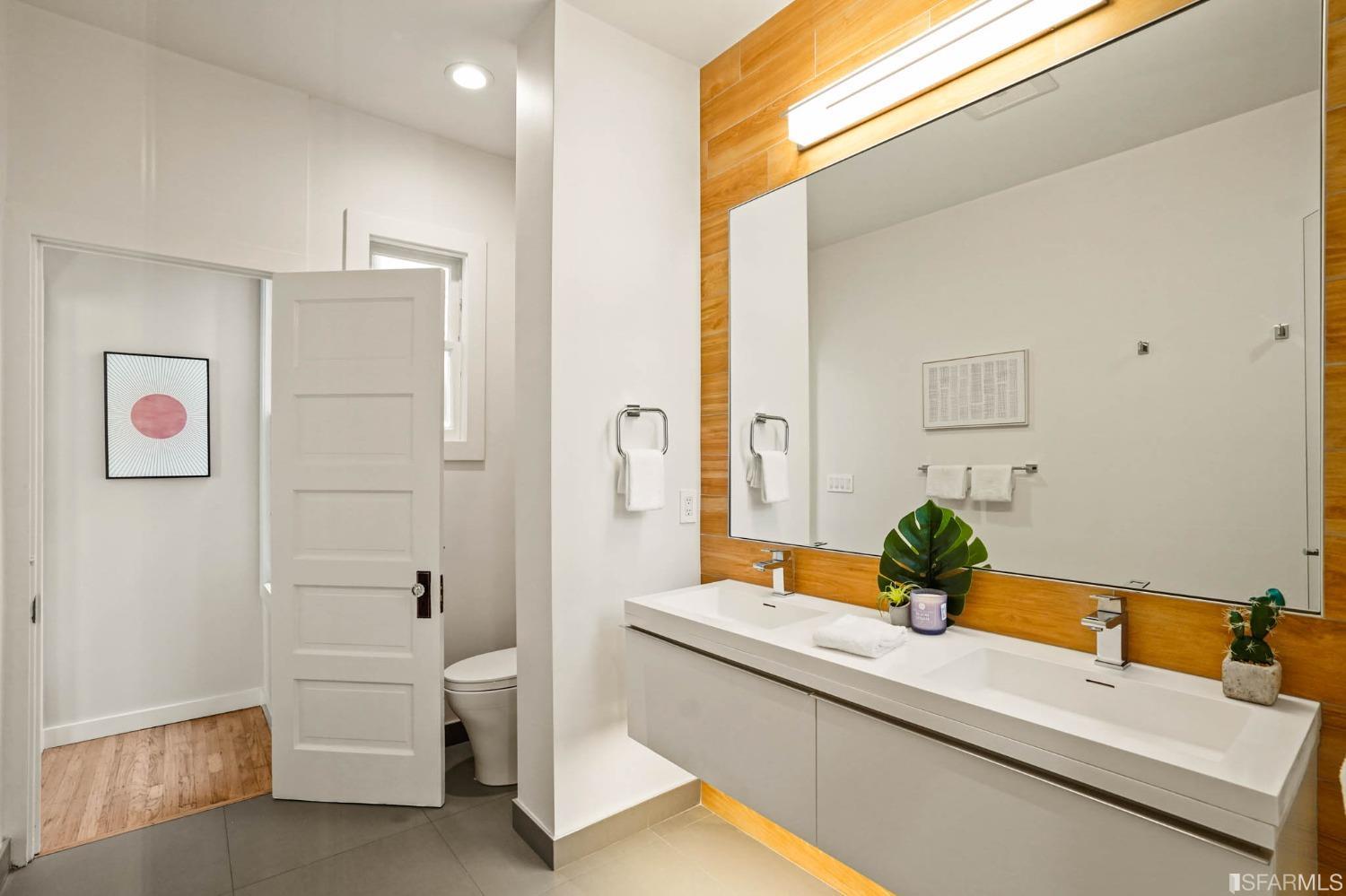 856 Green Street Unit: 1