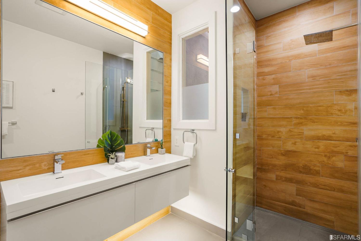 856 Green Street Unit: 1