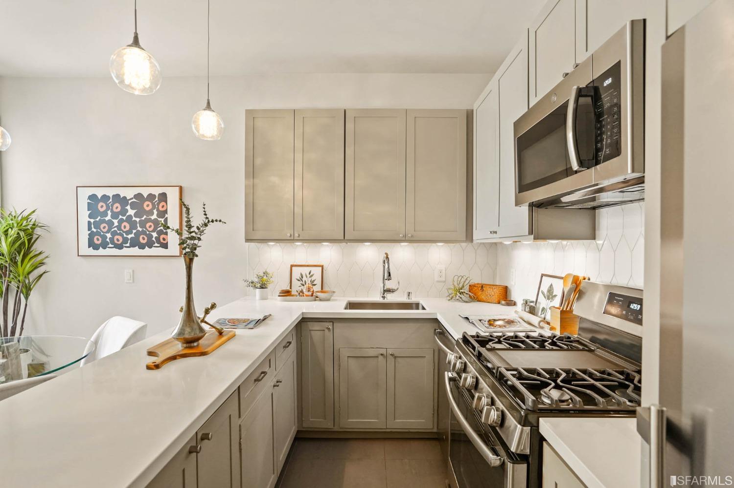 856 Green Street Unit: 1