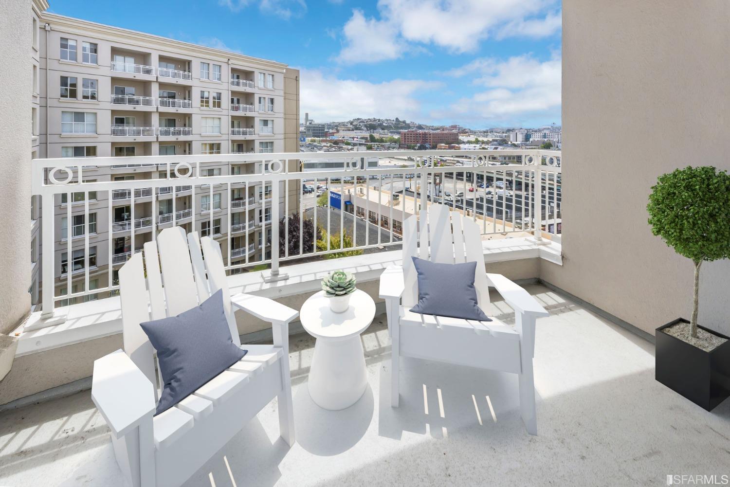 140 S Van Ness Avenue Unit: 940