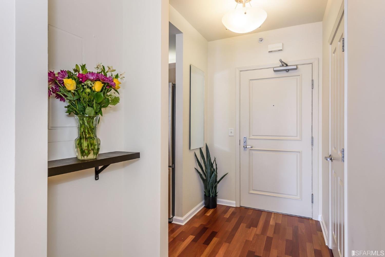 140 S Van Ness Avenue Unit: 940