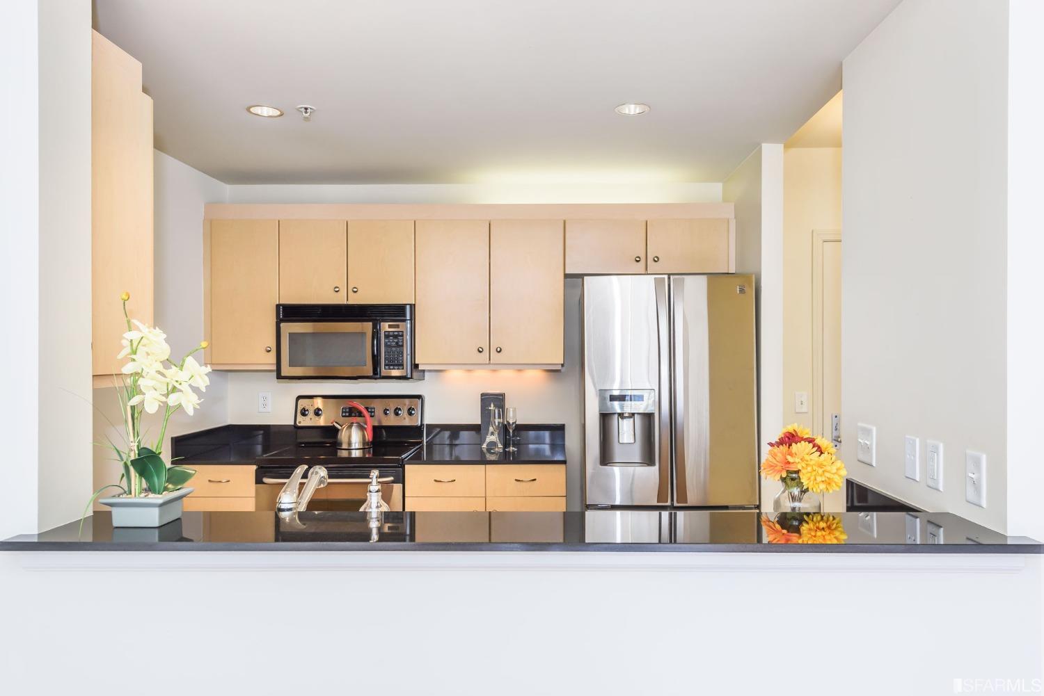 140 S Van Ness Avenue Unit: 940