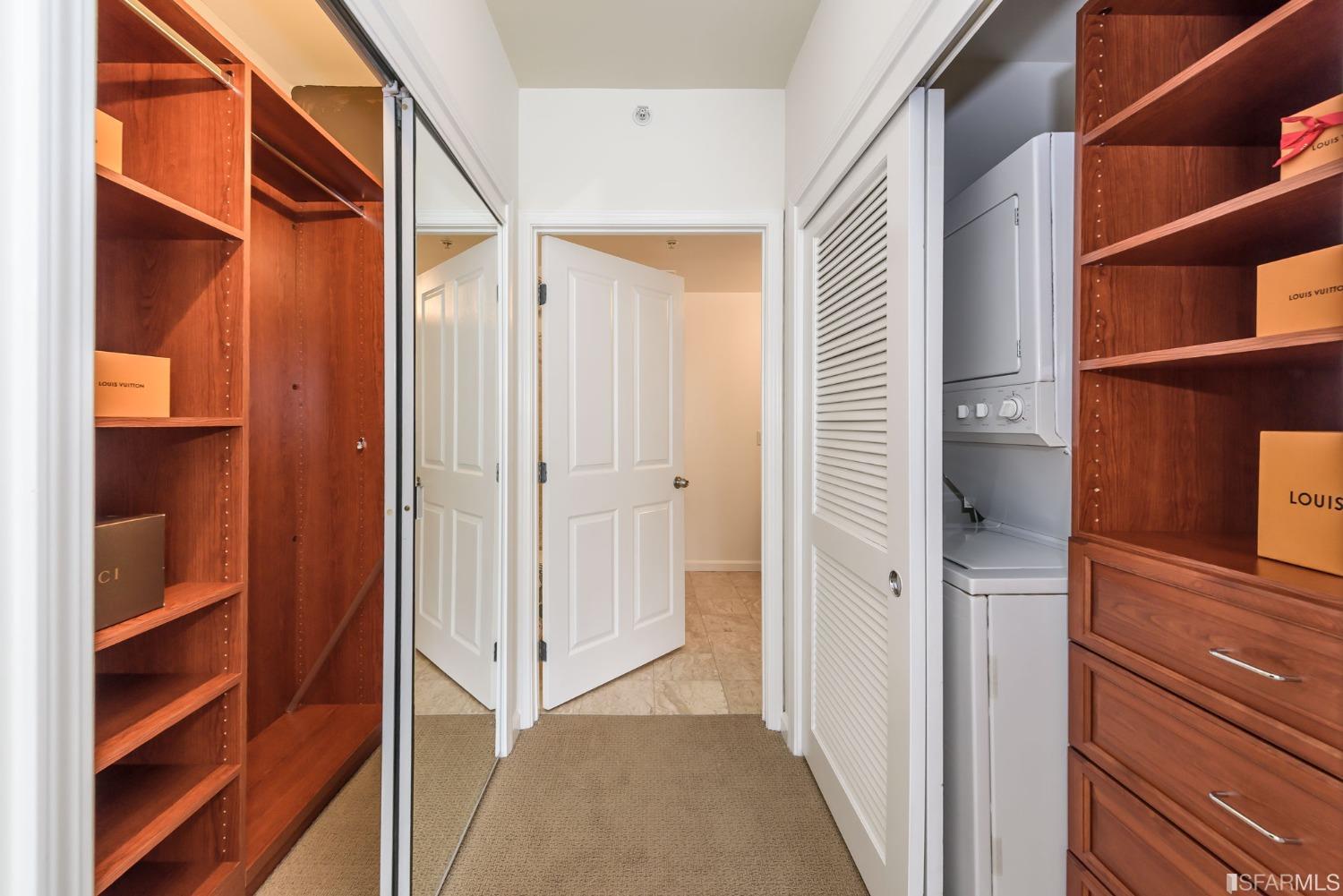 140 S Van Ness Avenue Unit: 940