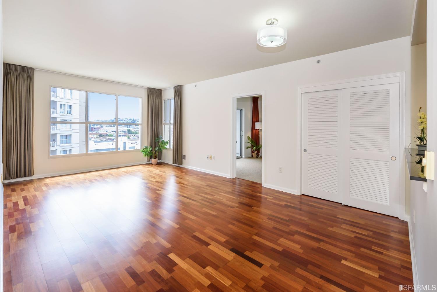 140 S Van Ness Avenue Unit: 940