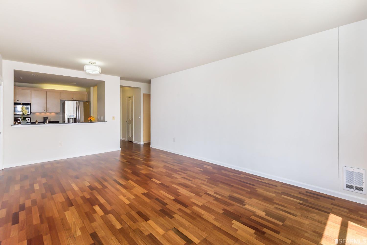 140 S Van Ness Avenue Unit: 940
