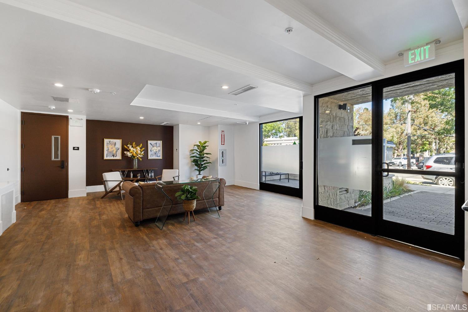 1493 Oak Grove Avenue Unit: 202