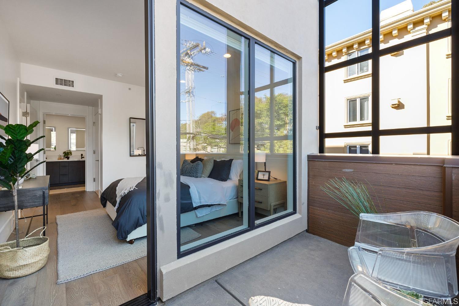 1493 Oak Grove Avenue Unit: 202