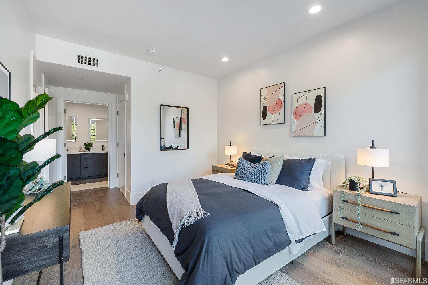 1493 Oak Grove Avenue Unit: 202