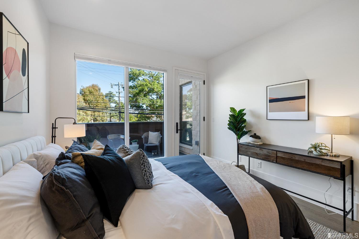 1493 Oak Grove Avenue Unit: 202