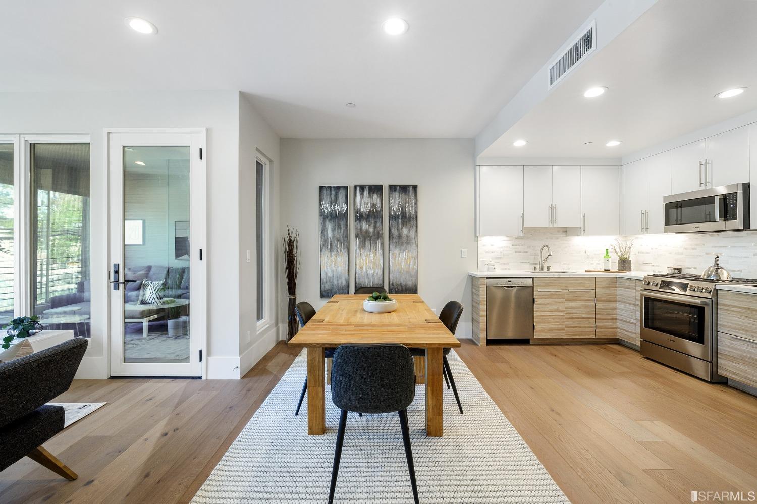 1493 Oak Grove Avenue Unit: 202