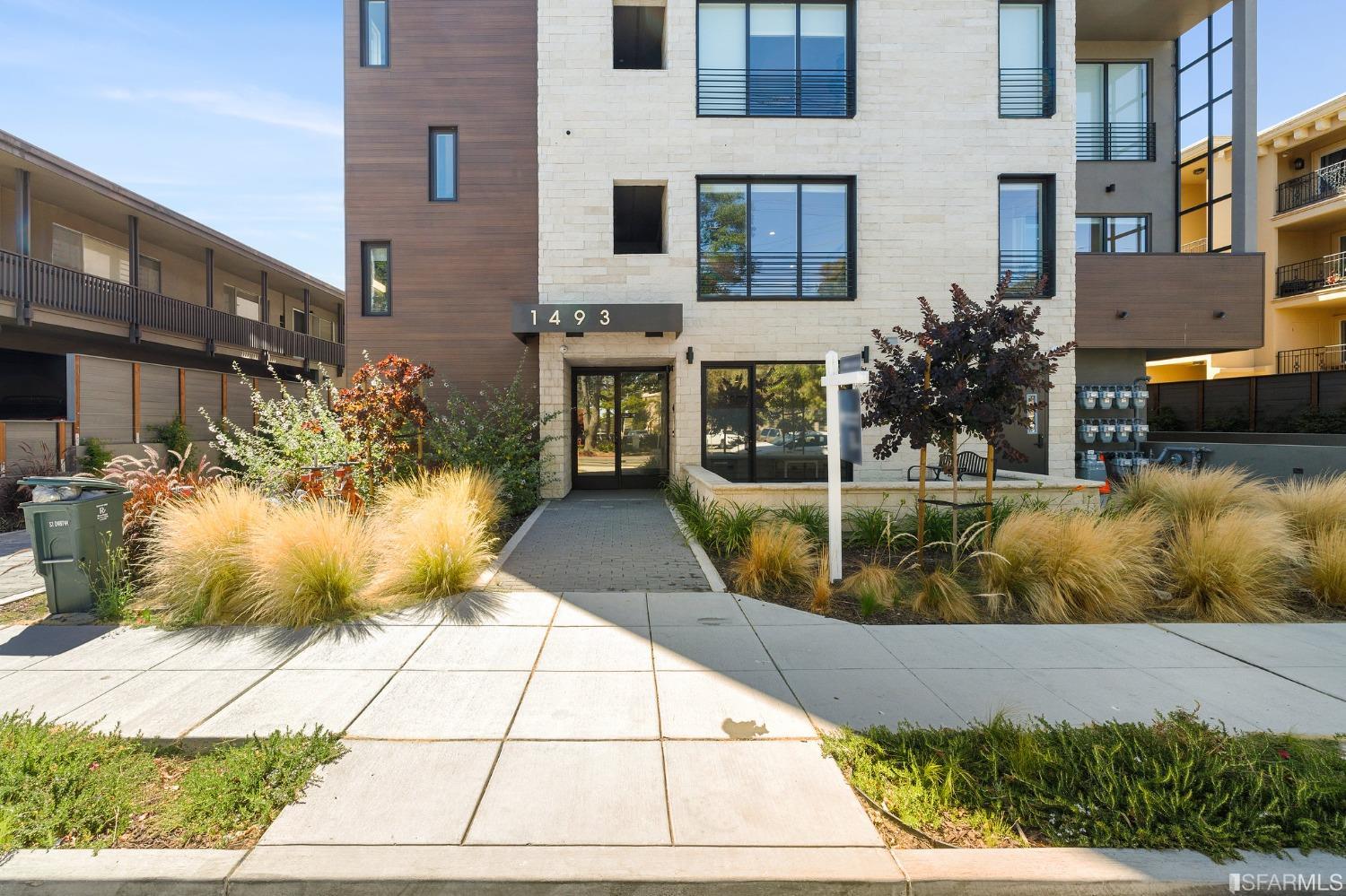 1493 Oak Grove Avenue Unit: 202