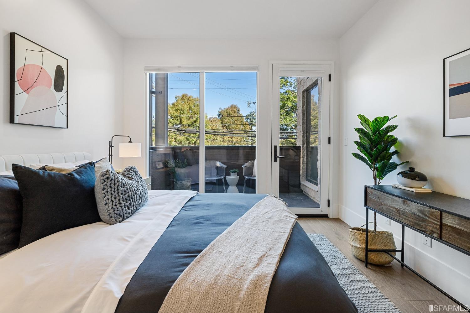 1493 Oak Grove Avenue Unit: 202