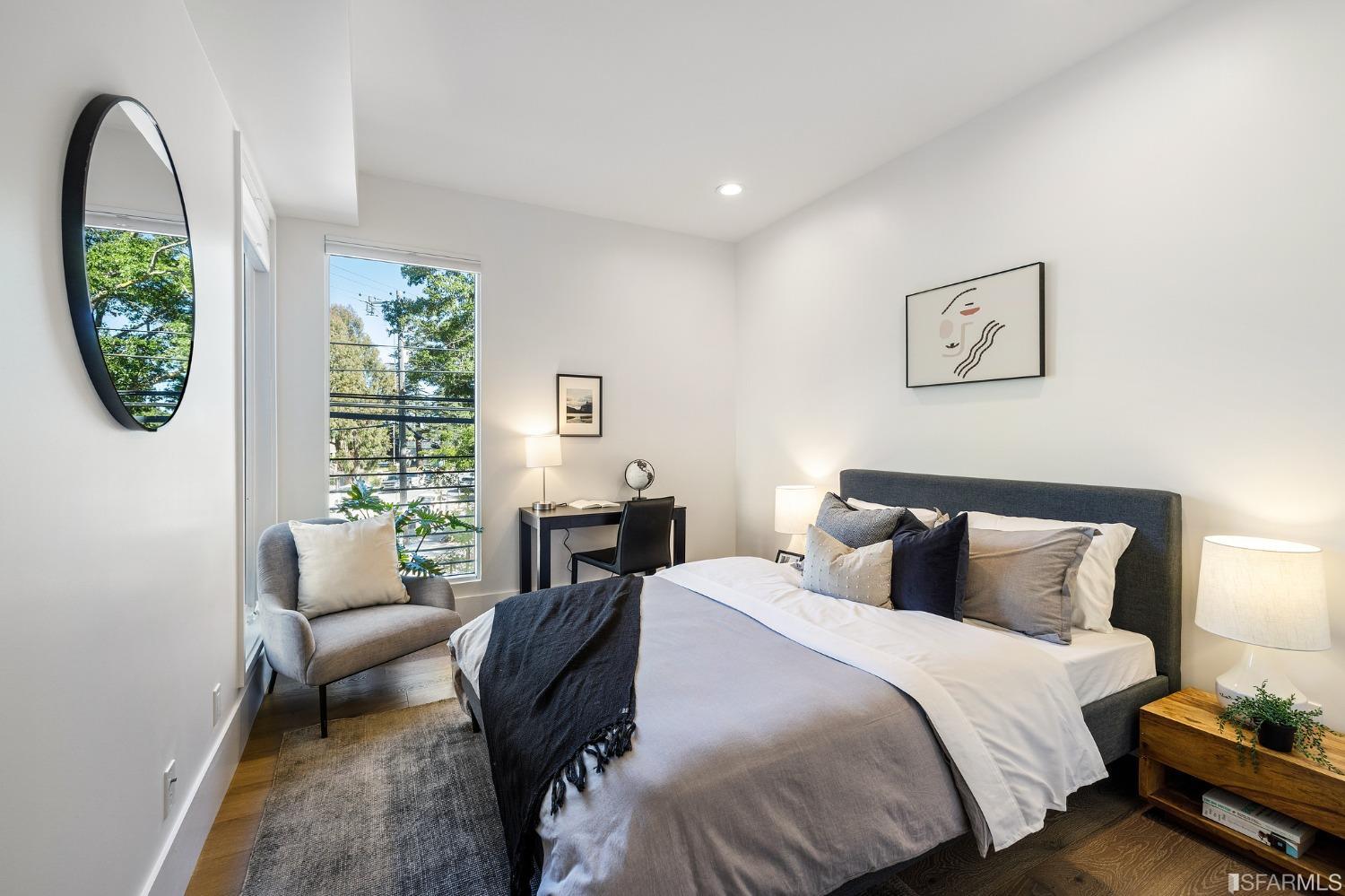 1493 Oak Grove Avenue Unit: 202