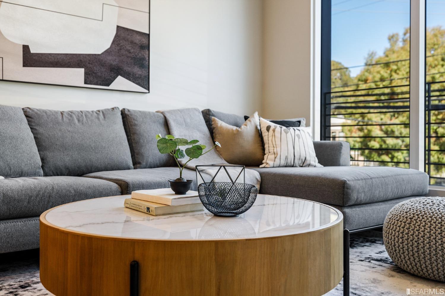 1493 Oak Grove Avenue Unit: 202